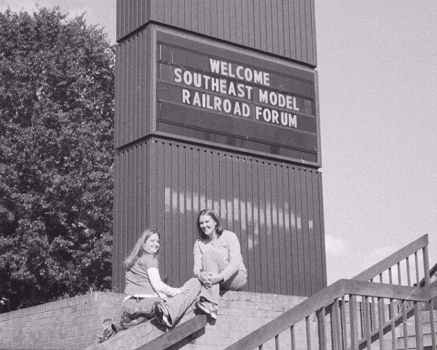 Hotel Sign (photo by Craig Zeni)